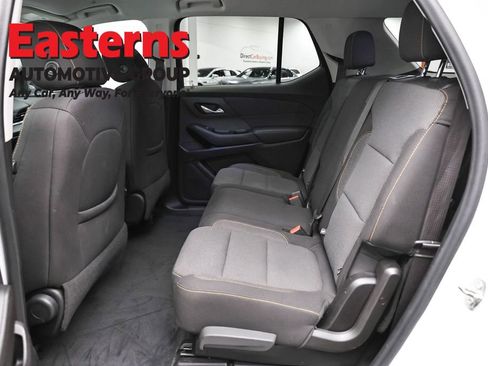 Used 2021 Chevrolet Traverse LS AWD/4WD image 21