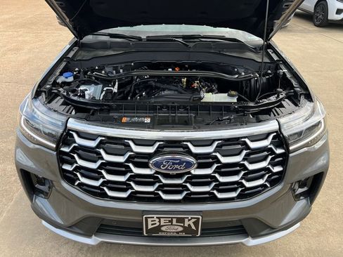 New 2026 Ford Explorer Platinum image 13