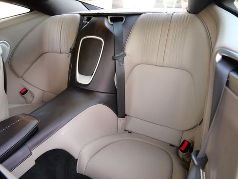 Used 2023 Aston Martin DB11 Coupe image 17