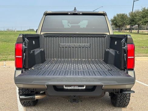 Used 2026 Toyota Tacoma TRD Sport image 8