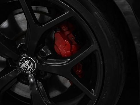 Used 2020 Alfa Romeo Giulia w/ Nero Edizione RWD image 50