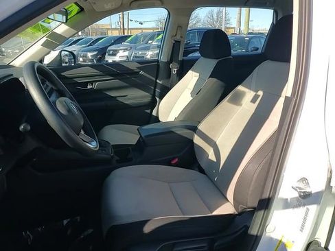 Used 2023 Honda CR-V LX image 10