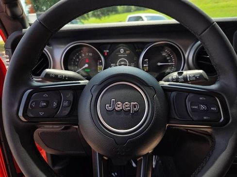 Used 2023 Jeep Wrangler Unlimited w/ Cold Weather Group AWD/4WD image 24
