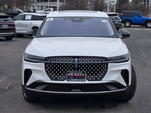 Used 2025 Lincoln Nautilus Premier w/ Equipment Group 102A image 3