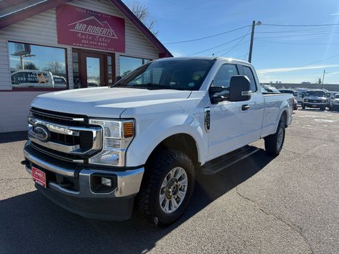 Used 2021 Ford F250 XLT w/ XLT Value Package image 4