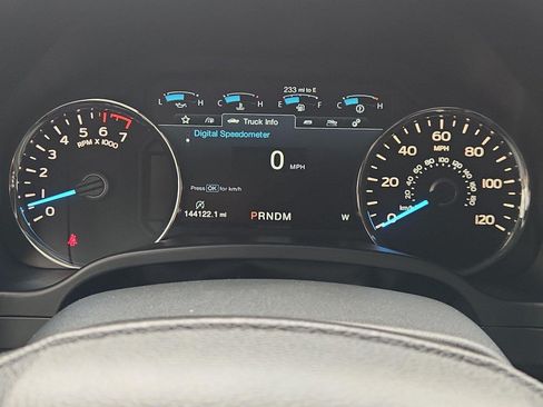 Used 2018 Ford F150 Lariat RWD image 12