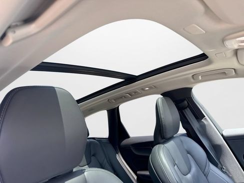 Certified 2023 Volvo XC60 T8 Ultimate w/ Climate Package AWD/4WD image 19