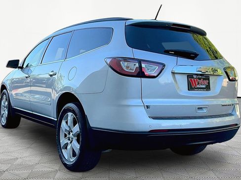 Used 2016 Chevrolet Traverse LT w/ Style and Technology Package FWD image 4