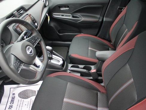 New 2025 Nissan Versa SR w/ Trunk Package image 9