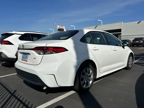 Used 2023 Toyota Corolla LE FWD image 3