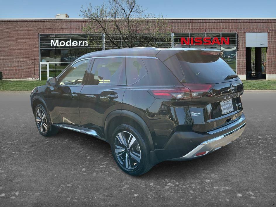 Used 2023 Nissan Rogue Platinum w/ Platinum Premium Package AWD/4WD image 2