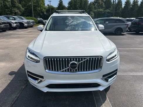 Used 2023 Volvo XC90 B5 Plus w/ Protection Package Premier image 9