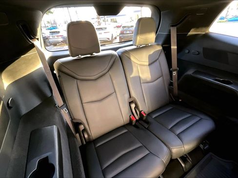 Used 2023 Cadillac XT6 Premium Luxury image 28
