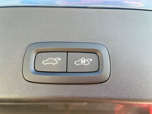 Used 2019 Volvo XC40 T5 R-Design image 31