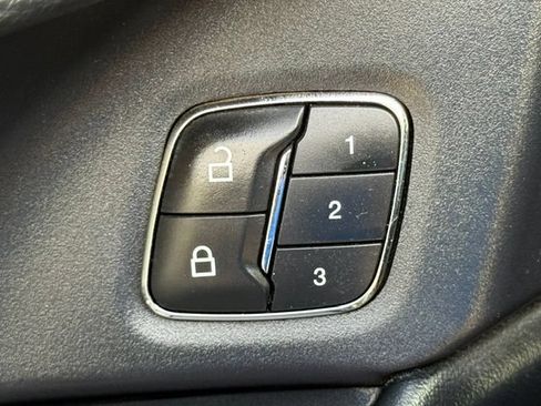 Used 2019 Ford Expedition Platinum AWD/4WD image 16