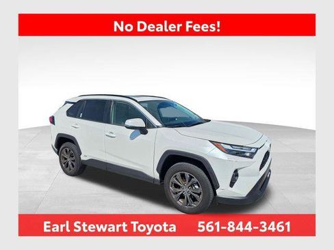 Certified 2022 Toyota RAV4 XLE Premium AWD/4WD image 1
