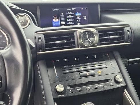 Used 2017 Lexus IS 200t image 10