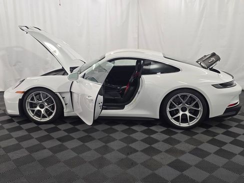 Certified 2024 Porsche 911 GT3 RS RWD image 13