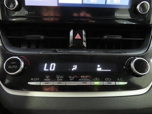 Used 2021 Toyota Corolla LE FWD image 26