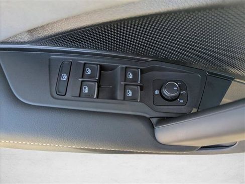 New 2026 Volkswagen Tiguan SE R-Line FWD image 10