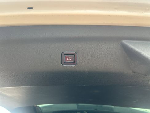 Certified 2022 GMC Yukon AT4 AWD/4WD image 13