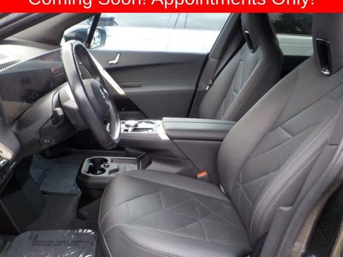 Used 2023 BMW iX xDrive50 w/ Sport Package AWD/4WD image 3