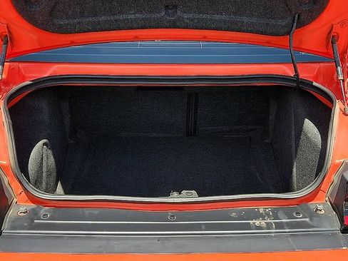Used 2016 Dodge Challenger SRT Hellcat RWD image 9