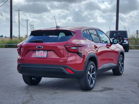 New 2026 Chevrolet Trax RS w/ Driver Confidence Package FWD image 4