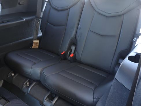 Used 2023 Cadillac XT6 Premium Luxury image 17