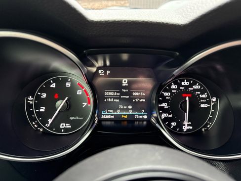 Used 2022 Alfa Romeo Stelvio Veloce image 42