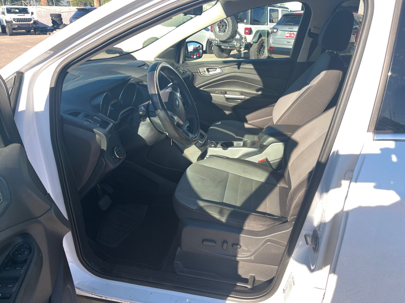 Used 2014 Ford Escape SE w/ Equipment Group 201A FWD image 14