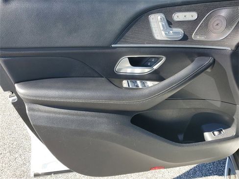 Used 2022 Mercedes-Benz GLS 450 4MATIC image 11