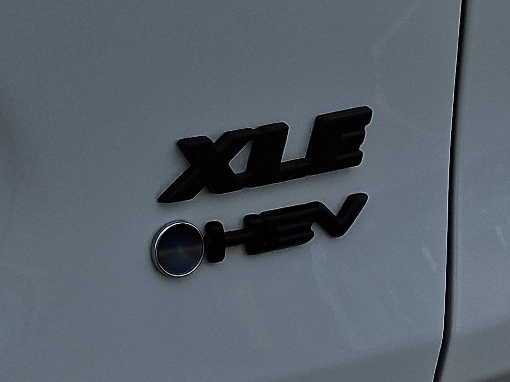 Used 2025 Toyota RAV4 XLE w/ Convenience Package AWD/4WD image 12