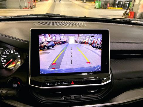 Used 2022 Jeep Compass Trailhawk image 19