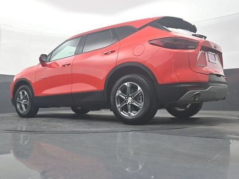 Used 2025 Chevrolet Blazer LT FWD image 30