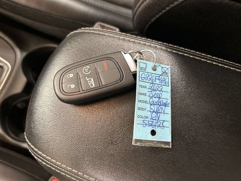 Used 2022 Jeep Cherokee Limited w/ Elite Package AWD/4WD image 12