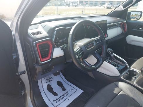 Used 2025 GMC Canyon AT4 w/ AT4X Package image 13