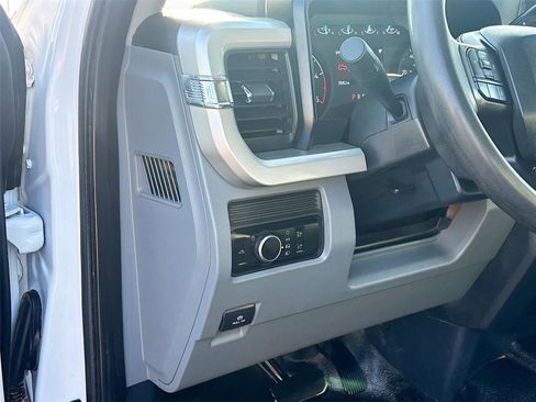 Used 2024 Ford F250 XL image 11