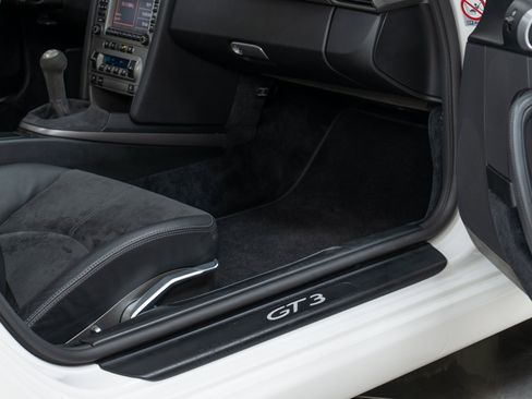Used 2007 Porsche 911 GT3 RWD image 31