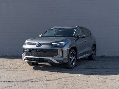 New 2025 Volkswagen Tiguan SE