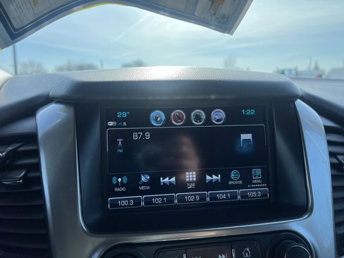 Used 2017 Chevrolet Suburban LT image 23