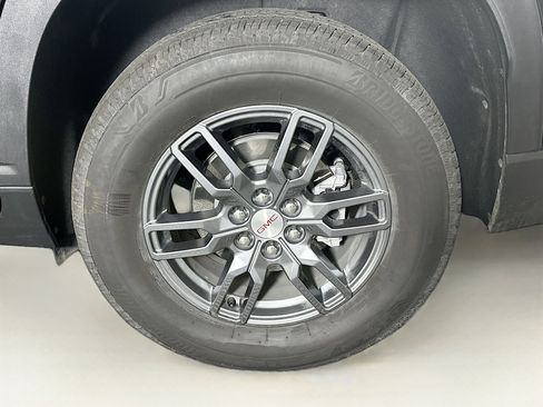 Used 2025 GMC Acadia Elevation image 11