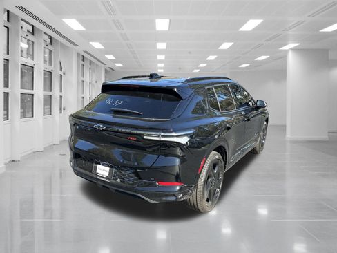 New 2025 Chevrolet Equinox EV RS image 5