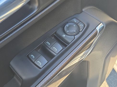 Used 2021 Chevrolet Silverado 1500 RST image 18