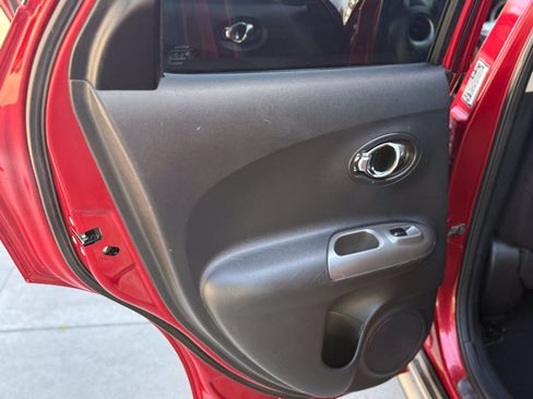 Used 2013 Nissan Juke SL FWD image 20