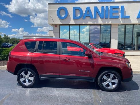 Used 2017 Jeep Compass High Altitude AWD/4WD image 2