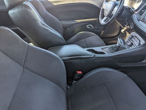 Used 2017 Dodge Challenger GT w/ Technology Group image 11