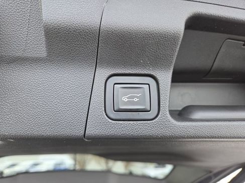 Used 2018 GMC Acadia SLE w/ Driver Alert Package I image 16