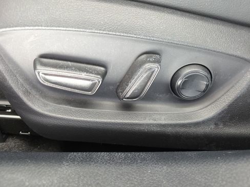 Used 2021 Toyota Camry XLE image 24