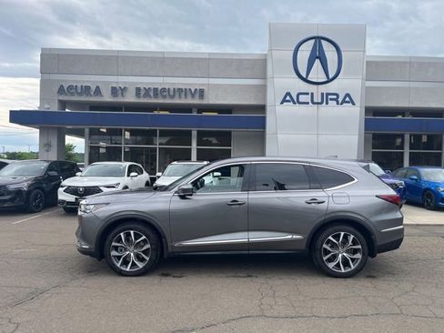 Used 2023 Acura MDX SH-AWD w/ Technology Package image 2